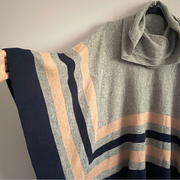 BCBG MaxAzria Gray Wyona Lambswool Funnel Neck Poncho - One Size - Picture 4 of 12